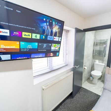Free Parking Cosy Studios Close To City And Qe And Uob! Бірмінгем Екстер'єр фото