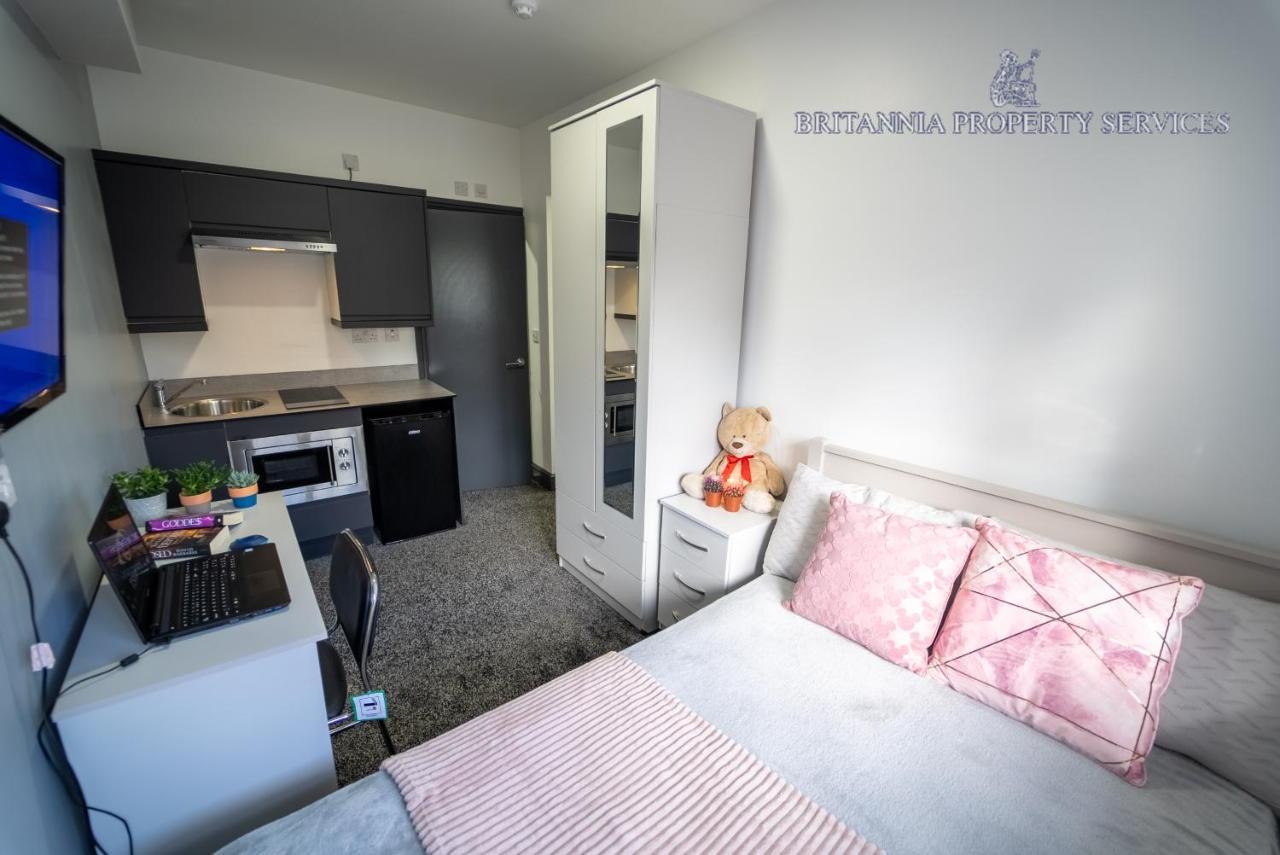 Free Parking Cosy Studios Close To City And Qe And Uob! Бірмінгем Екстер'єр фото
