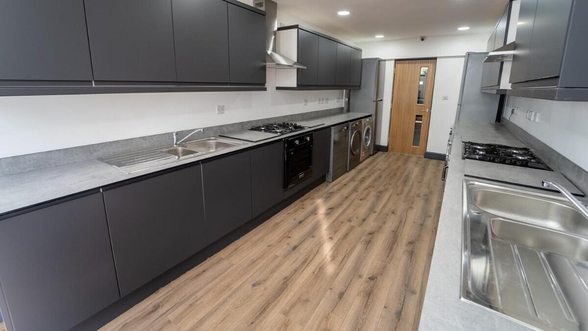 Free Parking Cosy Studios Close To City And Qe And Uob! Бірмінгем Екстер'єр фото