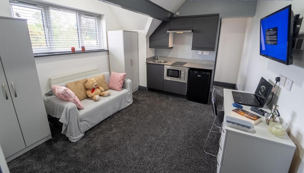 Free Parking Cosy Studios Close To City And Qe And Uob! Бірмінгем Номер фото