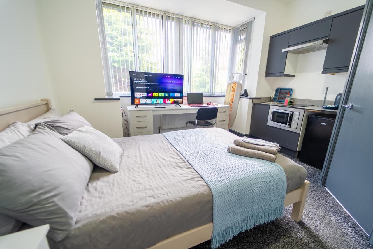 Free Parking Cosy Studios Close To City And Qe And Uob! Бірмінгем Номер фото